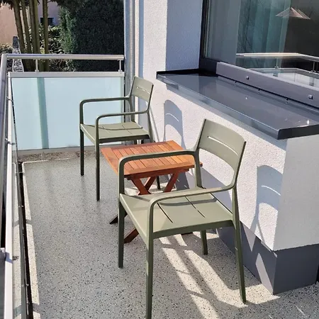 Ruhig Gelegene 2-Zi Fewo, Wallbox, Balkon Essen Exterior photo