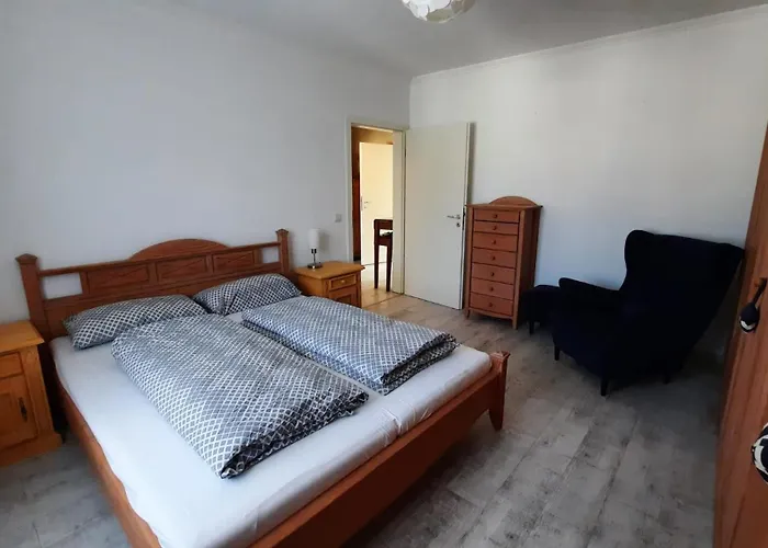Ruhig Gelegene 2-Zi Fewo, Wallbox, Balkon