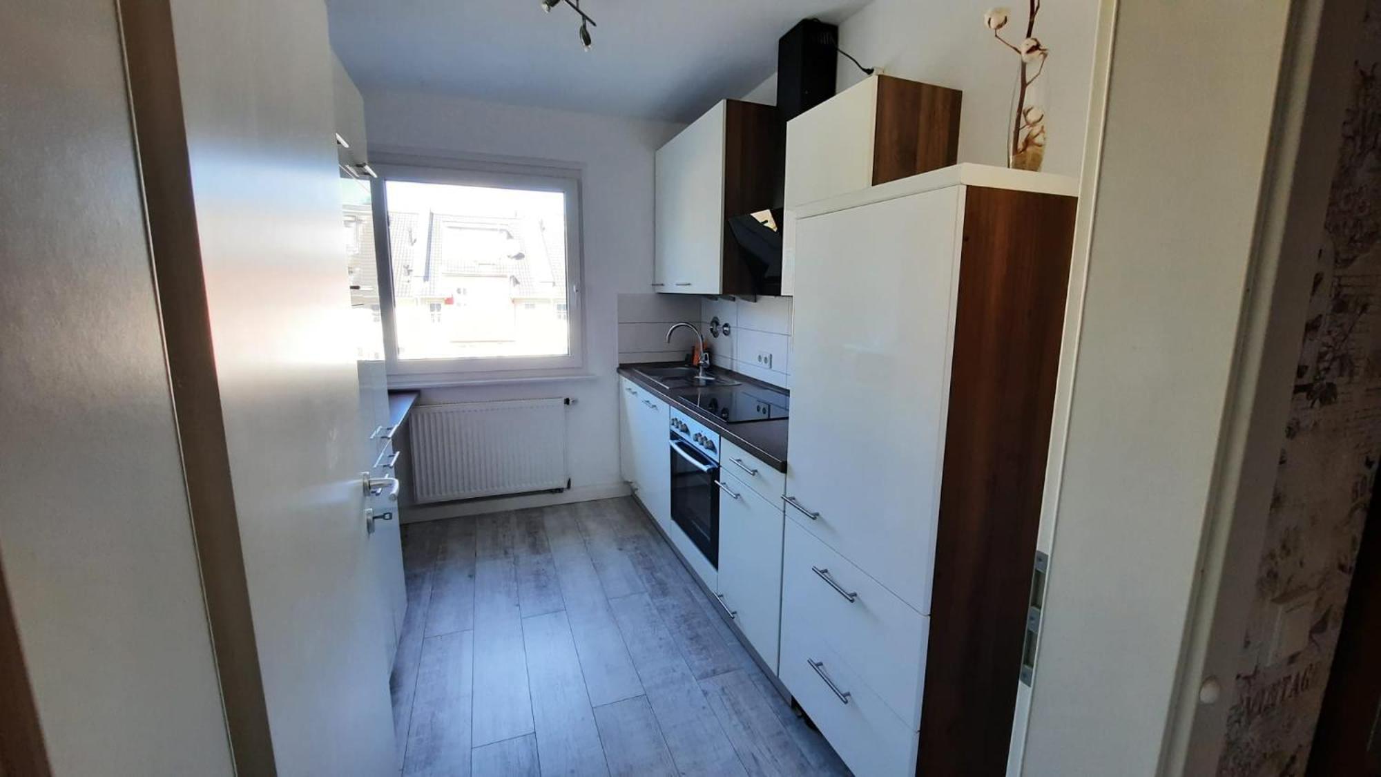 Ruhig Gelegene 2-zi Fewo, Wallbox, Balkon *