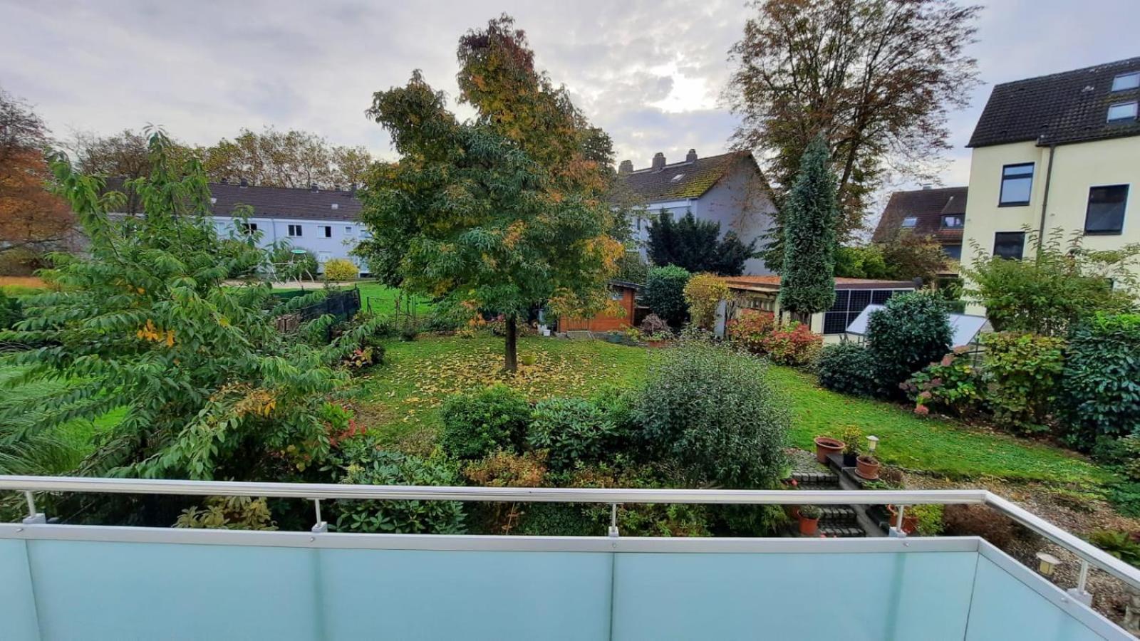 Ruhig Gelegene 2-zi Fewo, Wallbox, Balkon Apartment